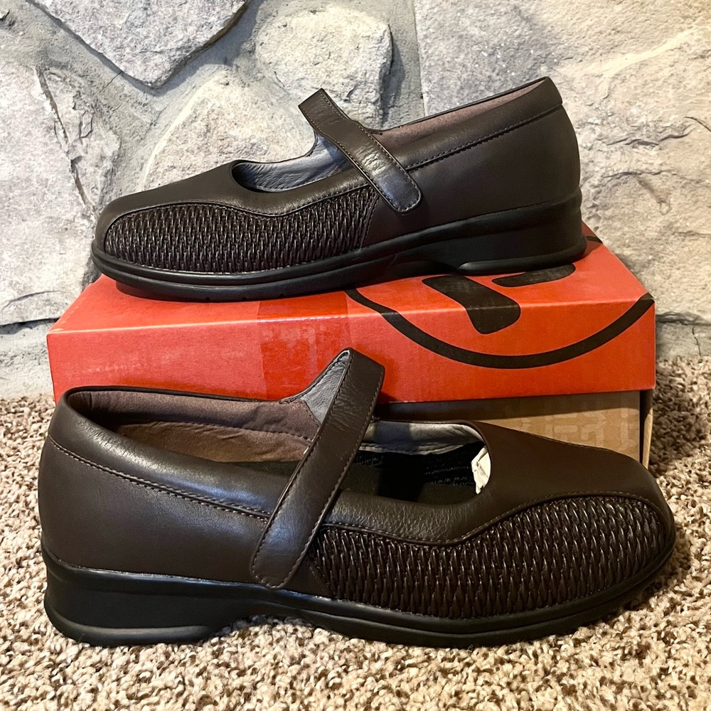 NWT Propét Women’s Erika Mary Jane Flat - Picture 2 of 7